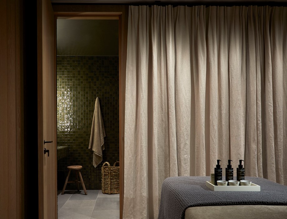 Treatment Room (1)